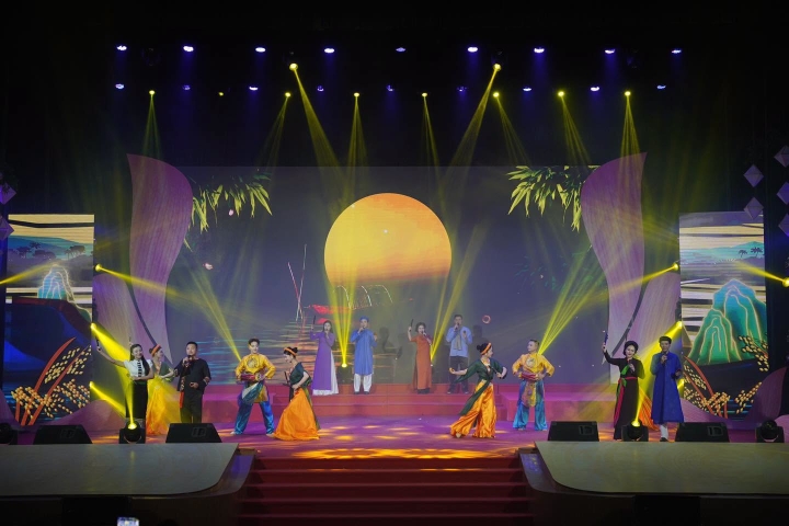 BẾ MẠC HỘI DIỄN 